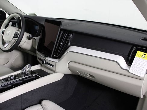 New 2026 Volvo XC60 T8 Ultra w/ Protection Package Premier image 9