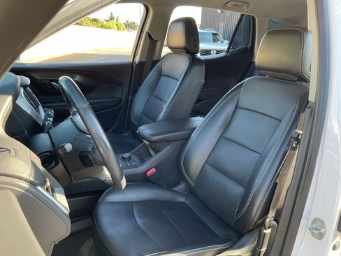 Used 2022 GMC Terrain SLT image 19