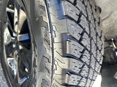 Used 2022 Jeep Wrangler Unlimited Sahara image 8