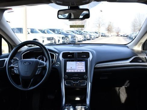 Used 2019 Ford Fusion SE image 15