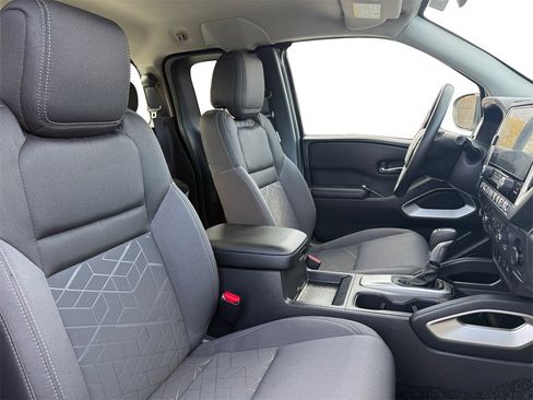 Certified 2025 Nissan Frontier SV image 15