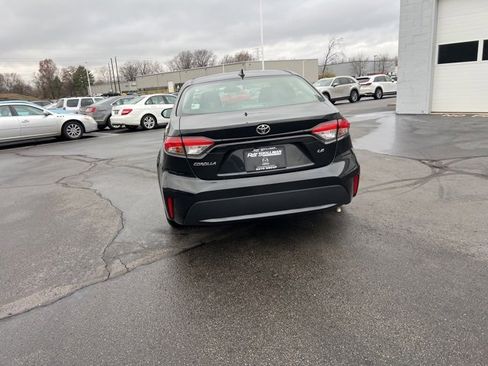Used 2022 Toyota Corolla LE image 10