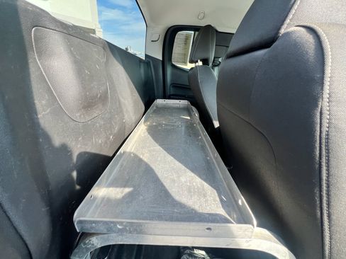 Used 2022 Chevrolet Colorado LT w/ Fleet Safety Package RWD image 16