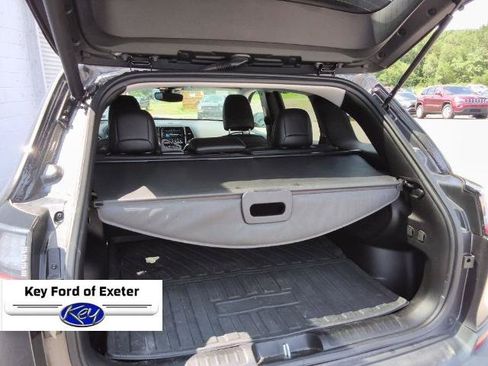 Used 2022 Jeep Cherokee Limited AWD/4WD image 11