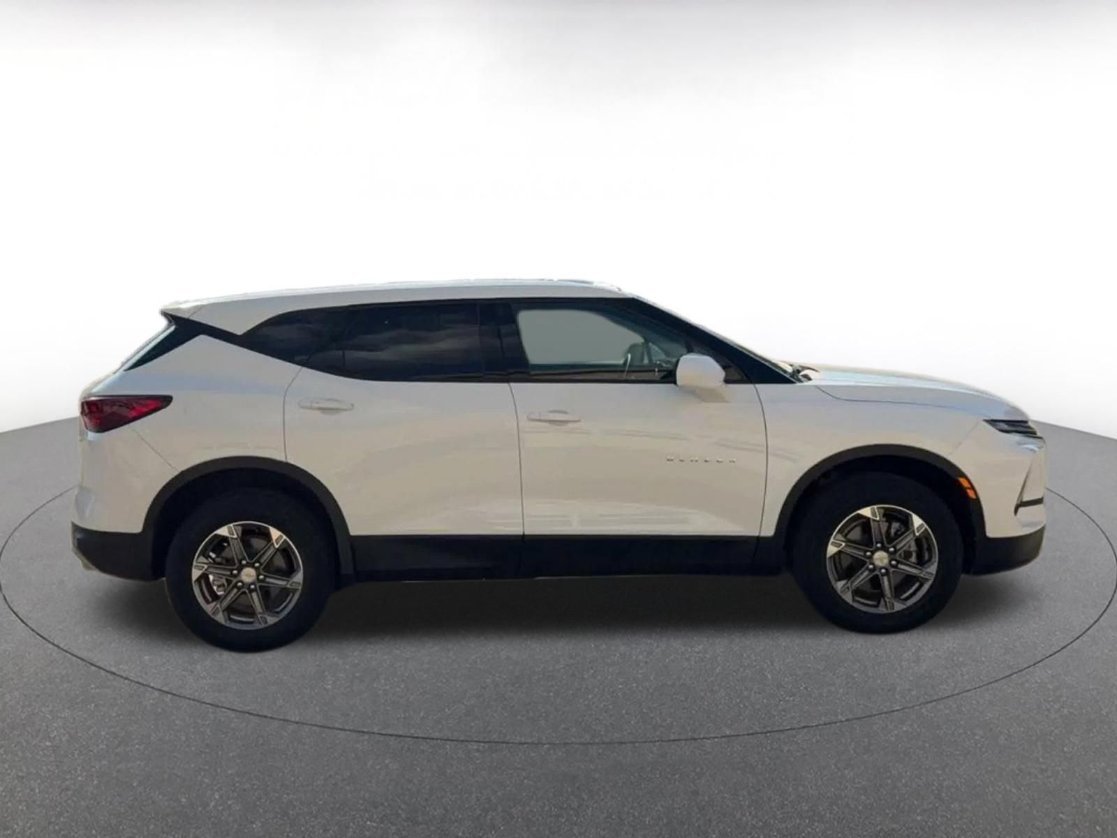 Used 2026 Chevrolet Blazer LT FWD image 15