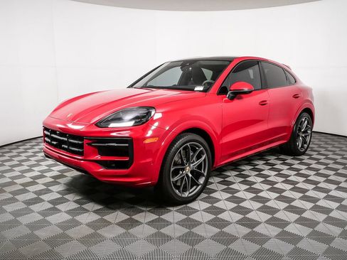 Certified 2024 Porsche Cayenne Coupe AWD/4WD image 1