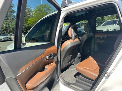 Used 2022 Volvo XC90 T6 Momentum w/ Advanced Package AWD/4WD image 15