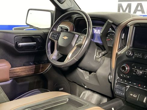 Used 2021 Chevrolet Silverado 1500 High Country w/ Technology Package AWD/4WD image 10