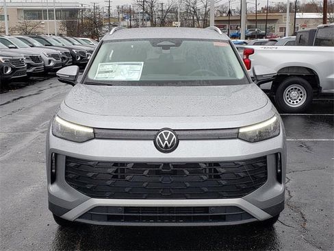 New 2026 Volkswagen Tiguan SE image 5