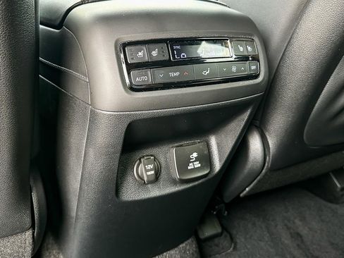 Used 2025 Hyundai Palisade Calligraphy image 30
