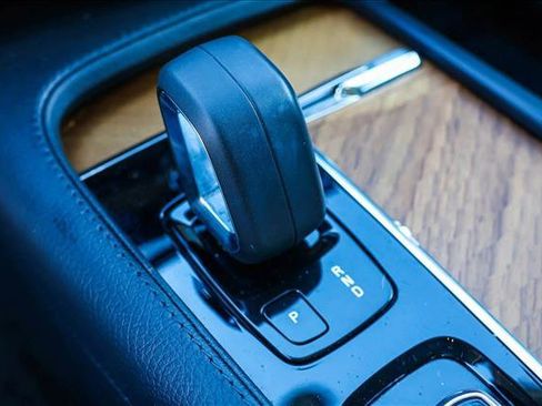 Used 2022 Volvo XC90 T8 Inscription Expression w/ Climate Package image 22