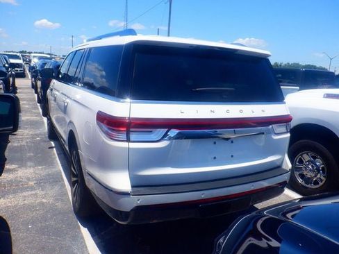 Used 2023 Lincoln Navigator L Reserve AWD/4WD image 7
