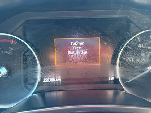 Used 2020 Ford F250 Lariat w/ Lariat Ultimate Package AWD/4WD image 22