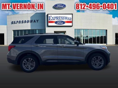 Used 2024 Ford Explorer XLT w/ Equipment Group 202A AWD/4WD image 4