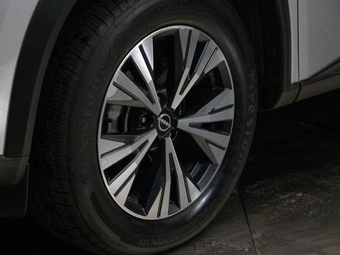 Used 2022 Nissan Rogue SV image 7