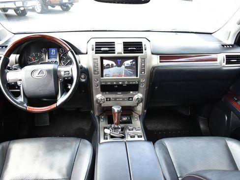 Used 2018 Lexus GX 460 Luxury AWD/4WD image 11