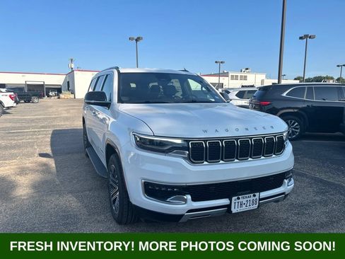 Used 2024 Jeep Wagoneer L Series II RWD image 1