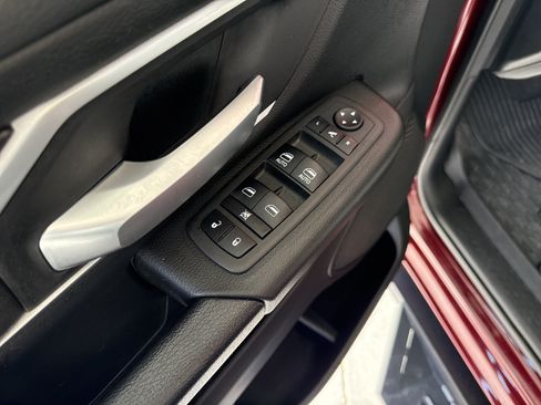 Used 2023 RAM 1500 Big Horn AWD/4WD image 4
