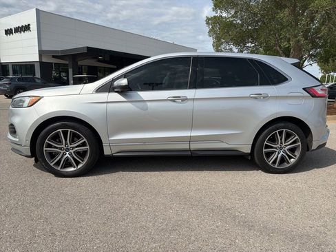 Used 2019 Ford Edge Titanium w/ Equipment Group 301A AWD/4WD image 2