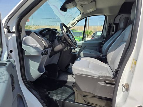 Used 2017 Ford Transit 250 148 Low Roof RWD image 9