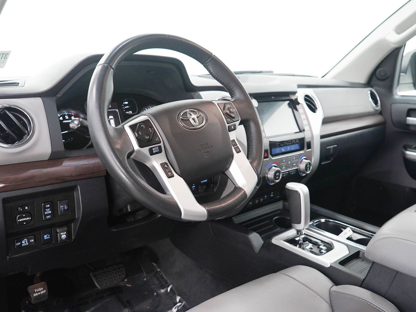 Used 2021 Toyota Tundra Limited w/ Limited Premium Package AWD/4WD image 24