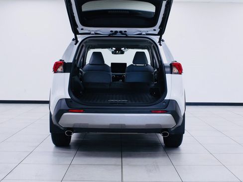 Used 2024 Toyota RAV4 Limited image 23