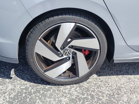 Used 2024 Volkswagen GTI S image 9