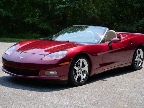 Used 2007 Chevrolet Corvette Convertible w/ Preferred Equipment Group RWD image 6
