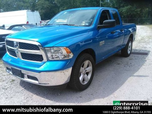 Used 2024 RAM 1500 Classic SLT AWD/4WD image 1