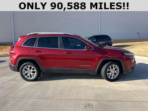 Used 2017 Jeep Cherokee Latitude w/ Safety/Convenience Group image 2