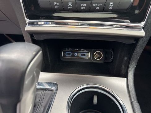 Used 2020 Jeep Grand Cherokee Limited w/ Luxury Group II image 30