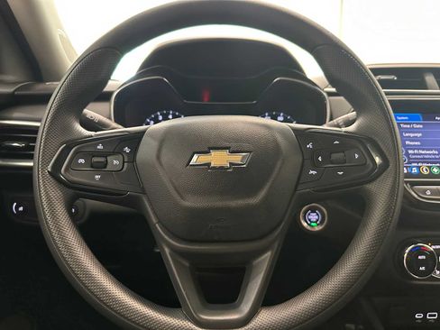 Used 2023 Chevrolet TrailBlazer LT w/ Convenience Package AWD/4WD image 11