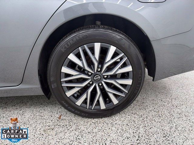 Used 2025 Nissan Altima 2.5 SV FWD image 11