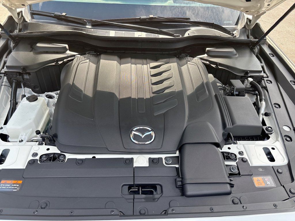 Certified 2024 MAZDA CX-90 3.3 Turbo w/ Preferred Plus AWD/4WD image 32