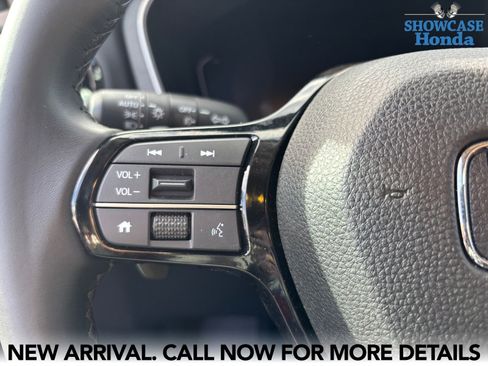 Used 2025 Honda Pilot EX-L image 11