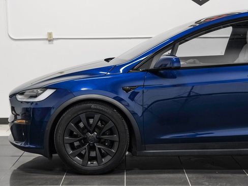 Used 2022 Tesla Model X image 18
