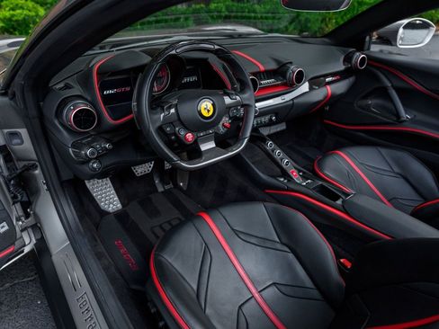 Used 2022 Ferrari 812 GTS RWD image 14