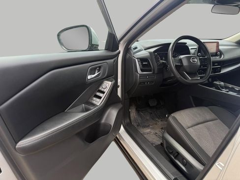 Used 2025 Nissan Rogue SV AWD/4WD image 20
