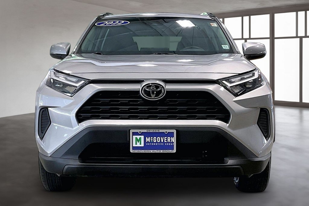 Used 2022 Toyota RAV4 XLE AWD/4WD image 2