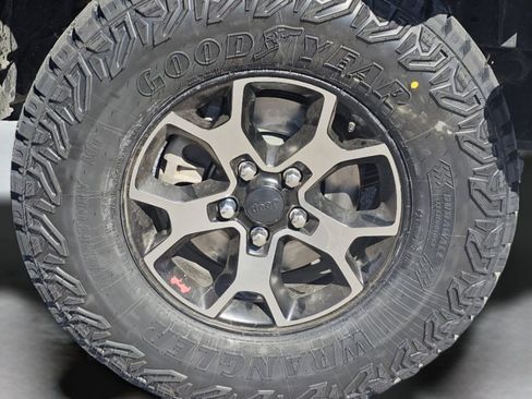 Used 2018 Jeep Wrangler Unlimited Rubicon AWD/4WD image 18