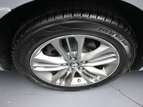 Certified 2017 Toyota Camry SE FWD image 13