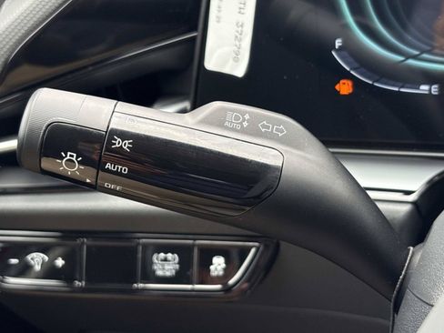 New 2026 Kia Niro EX FWD image 29