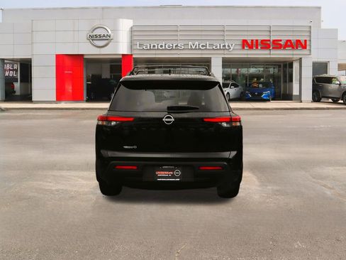 New 2025 Nissan Pathfinder SV w/ Black Appearance Package image 4
