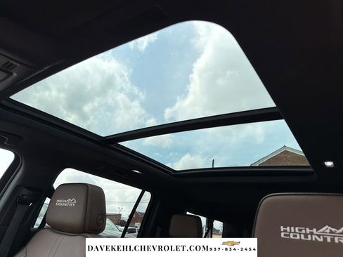 Used 2025 Chevrolet Suburban High Country w/ Sun And Tow Package image 18