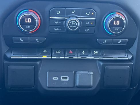 Used 2021 Chevrolet Silverado 1500 LT w/ Bed Protection Package image 20