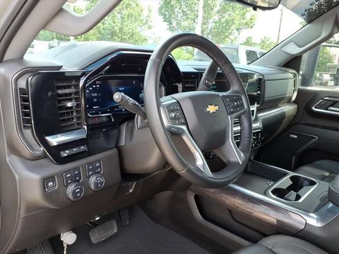 Used 2025 Chevrolet Silverado 2500 LTZ w/ LTZ Texas Edition AWD/4WD image 18