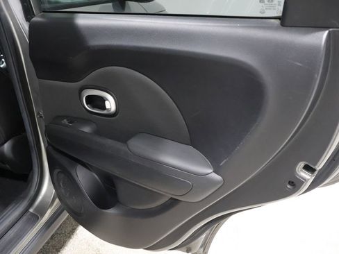 Used 2018 Kia Soul + image 20
