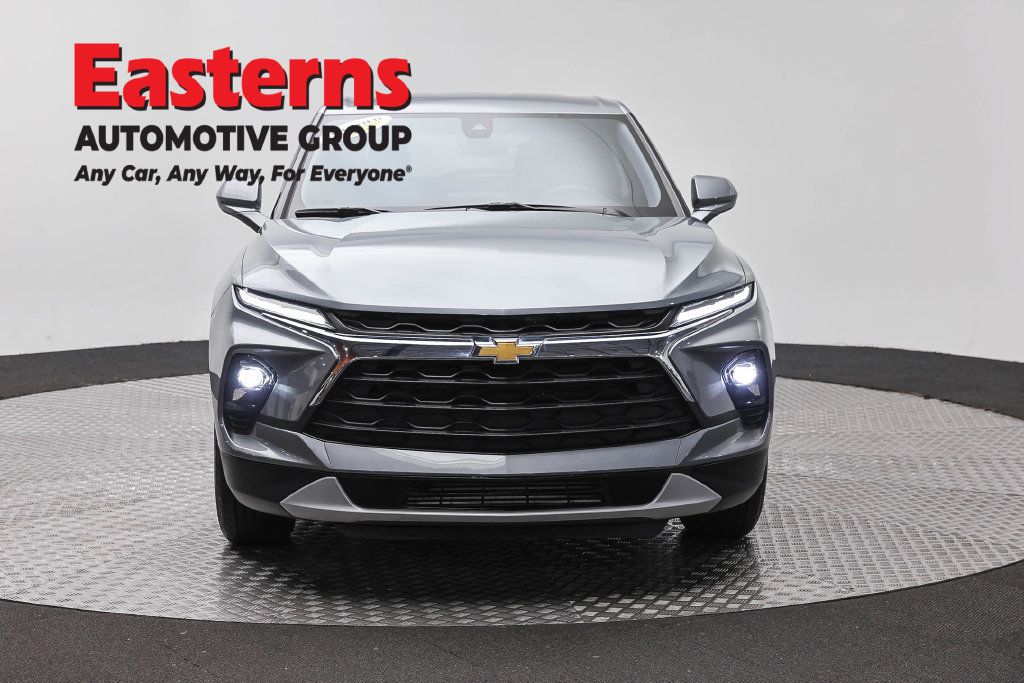 Used 2025 Chevrolet Blazer LT FWD image 4