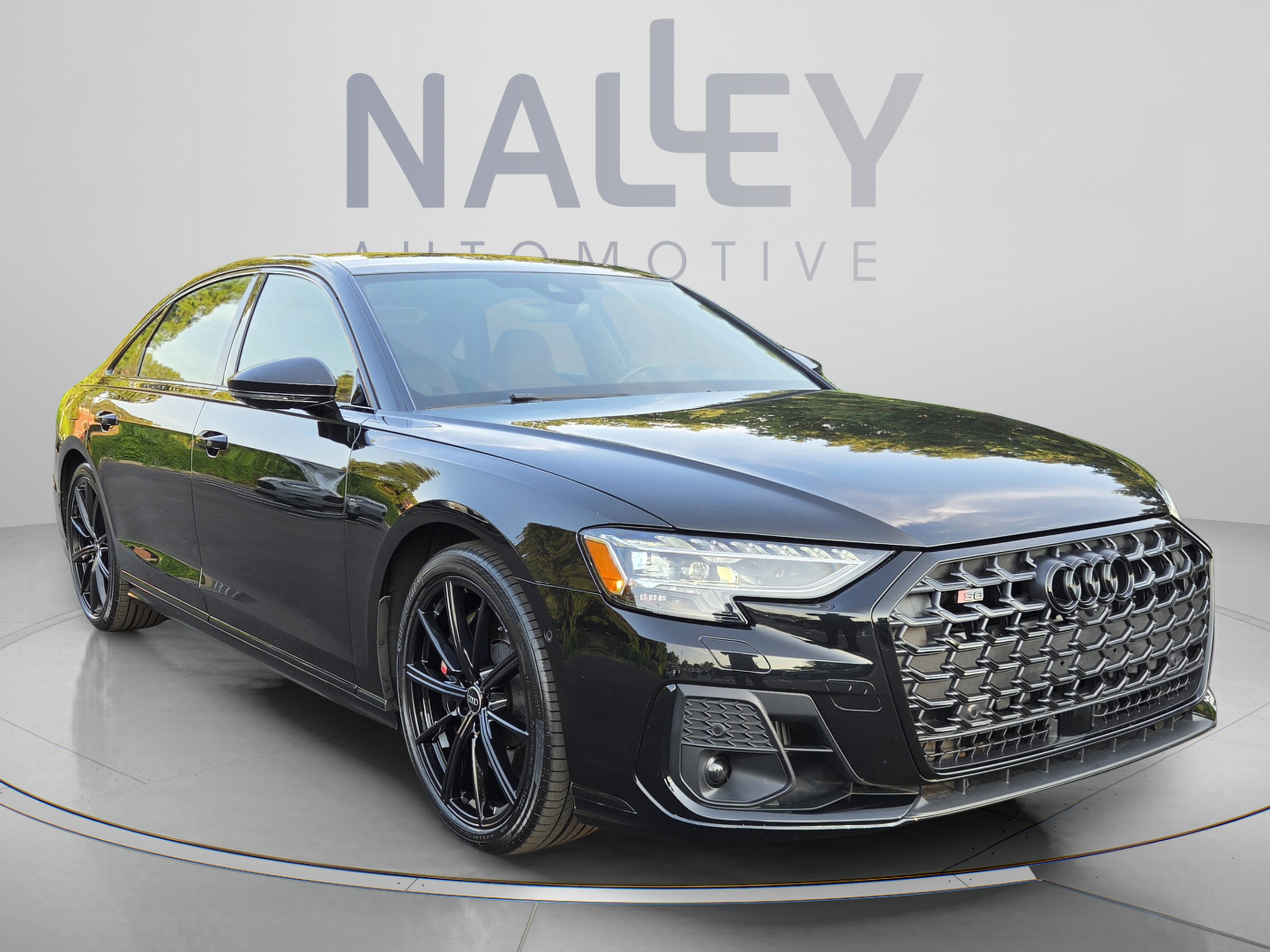 Used 2024 Audi S8 AWD/4WD image 7