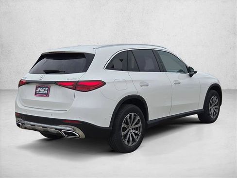 Used 2024 Mercedes-Benz GLC 300 4MATIC image 5